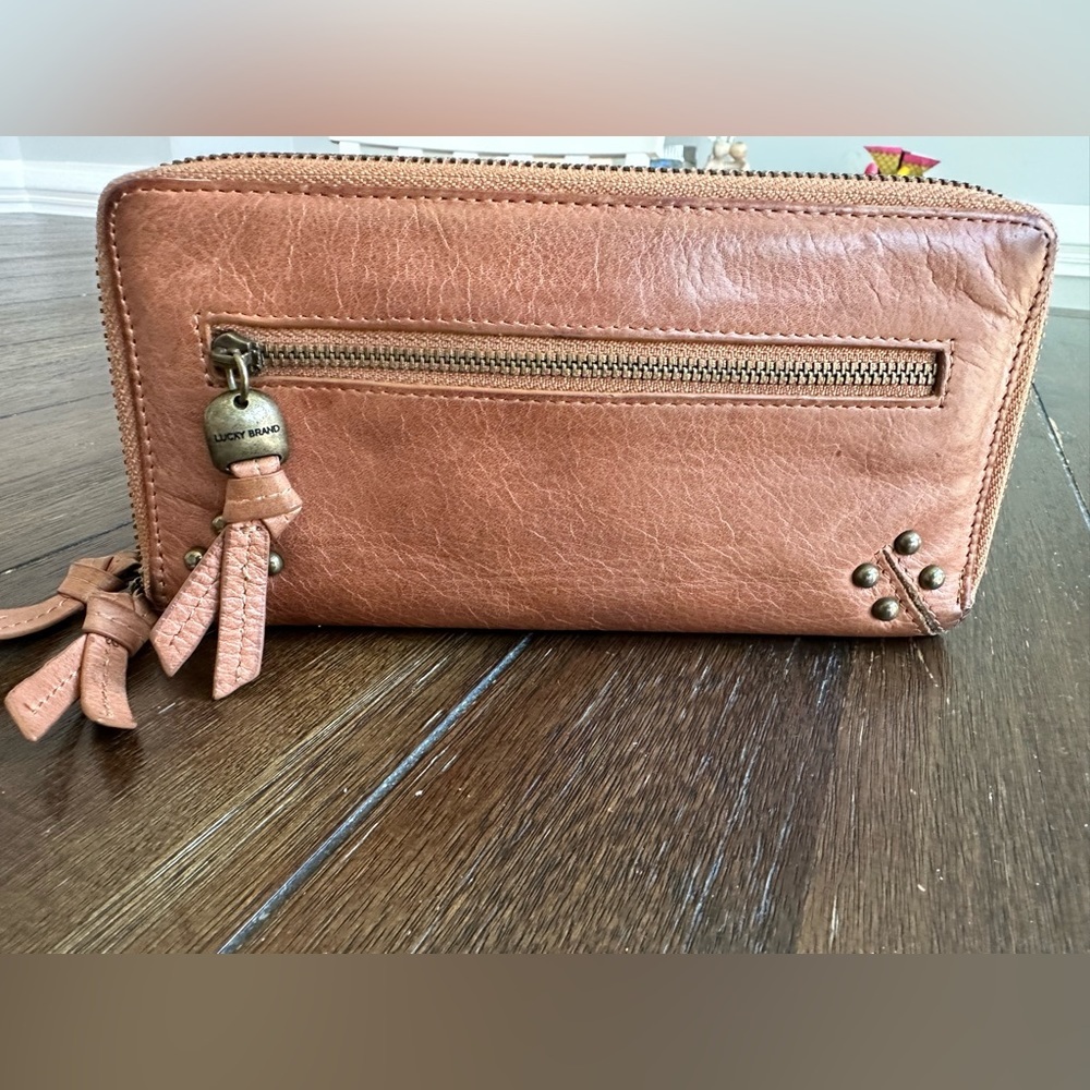 Lucky Brand Leather Zip-Around Wallet in Distressed Tan